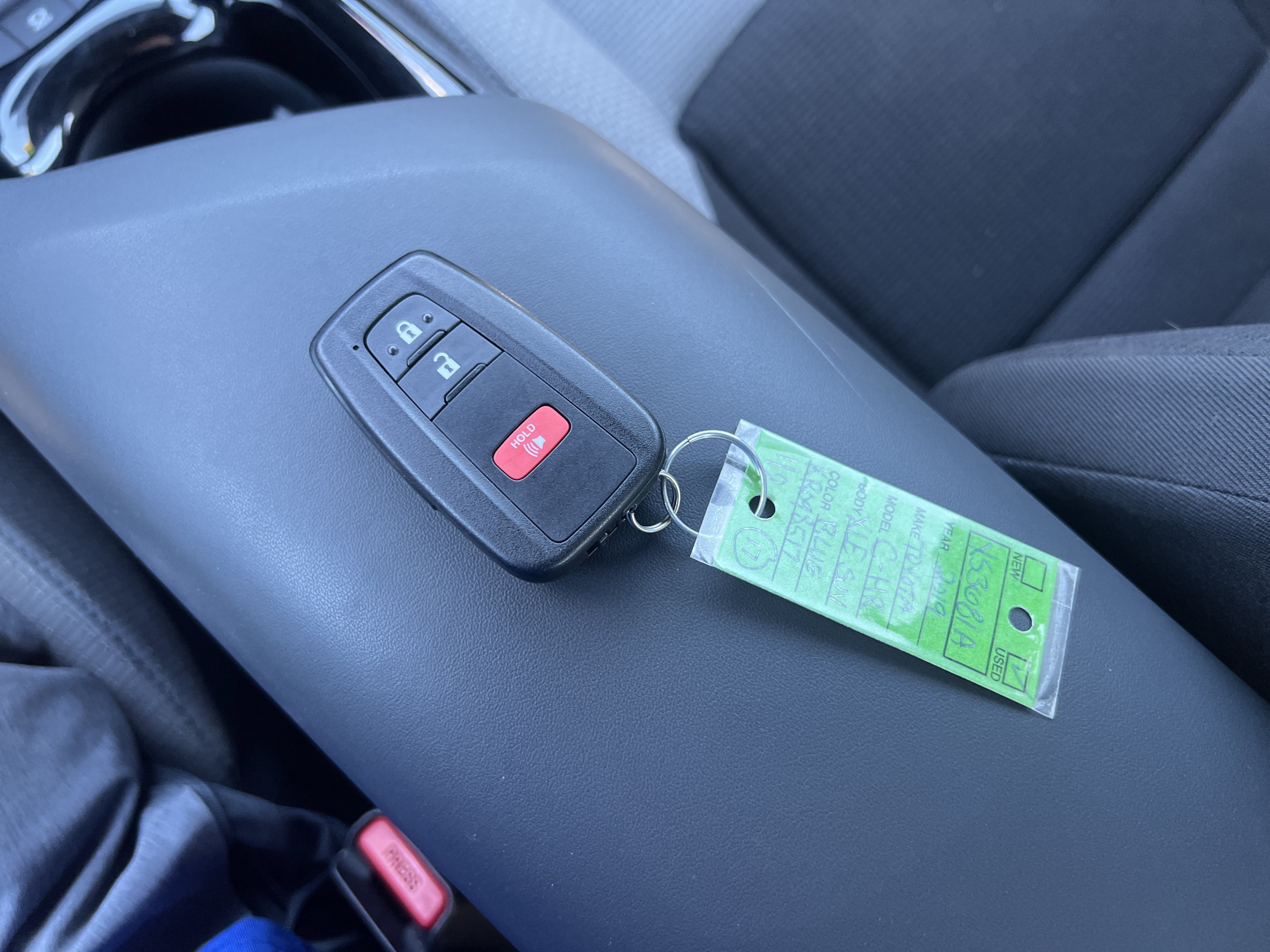Used 2019 Toyota C-HR XLE FWD image 27