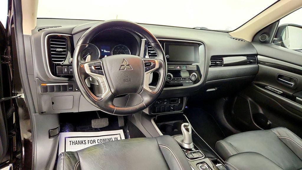 Used 2018 Mitsubishi Outlander SEL AWD/4WD image 12
