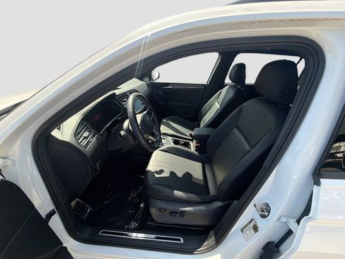 Certified 2023 Volkswagen Tiguan SE R-Line FWD image 18