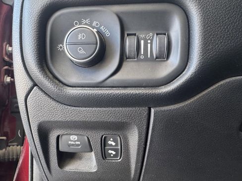 Used 2019 RAM 1500 Laramie image 13