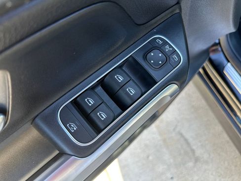 Used 2025 Mercedes-Benz GLB 250 4MATIC image 15