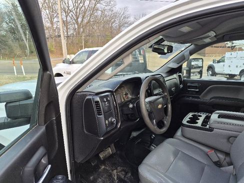 Used 2019 Chevrolet Silverado 3500 W/T w/ WT Convenience Package AWD/4WD image 9