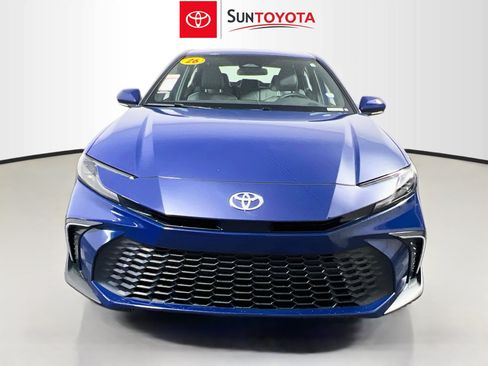 Used 2026 Toyota Camry SE FWD image 10