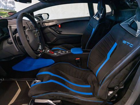 Used 2024 Lamborghini Huracan STO RWD image 16