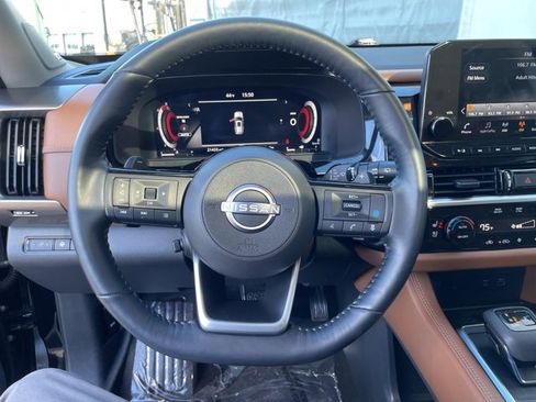 Used 2023 Nissan Pathfinder Platinum image 24