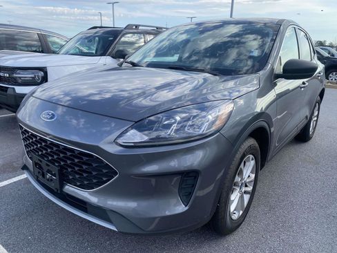 Used 2022 Ford Escape SE image 3