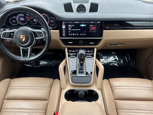 Used 2019 Porsche Cayenne AWD/4WD image 12