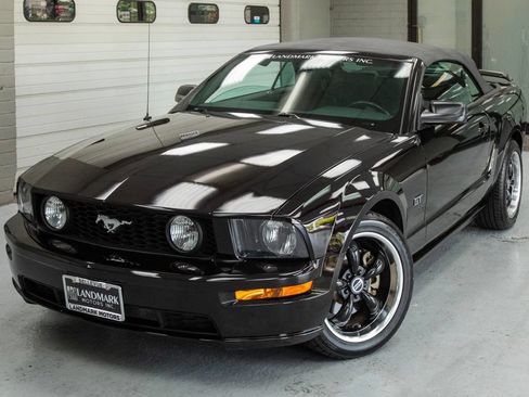 Used 2005 Ford Mustang GT RWD image 15