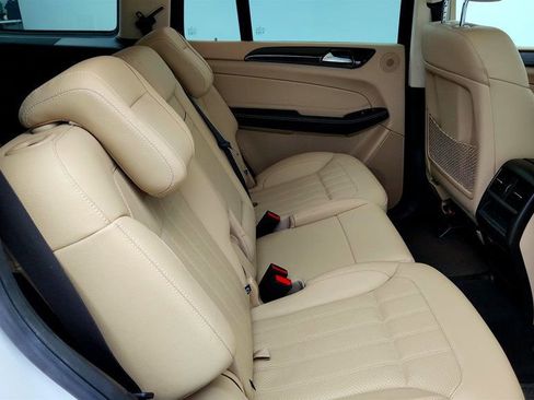 Used 2018 Mercedes-Benz GLS 450 4MATIC w/ Premium Package image 24
