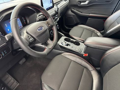 Used 2025 Ford Escape ST-Line image 9
