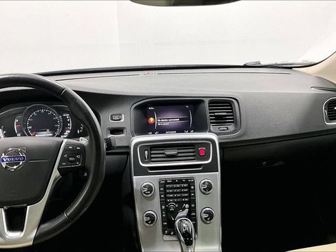 Used 2018 Volvo S60 T5 Dynamic w/ Vision Package FWD image 6