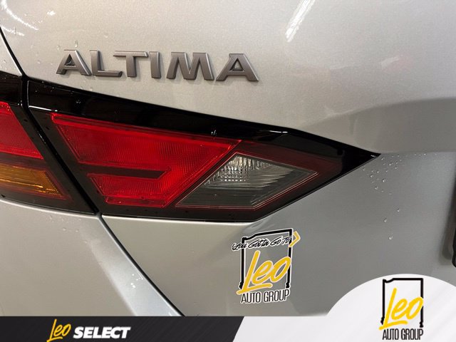 Used 2025 Nissan Altima 2.5 SR w/ SR Premium Package FWD image 8