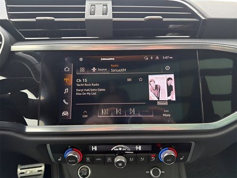 Used 2022 Audi Q3 2.0T Premium Plus w/ Premium Plus Package image 17