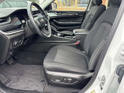 Used 2022 Jeep Grand Cherokee L Laredo w/ Luxury Tech Group I AWD/4WD image 13