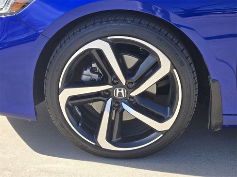 Used 2021 Honda Accord Sport image 17