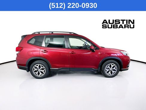 Used 2024 Subaru Forester Premium image 9