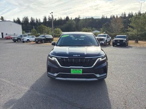 Used 2022 Kia Carnival LX FWD image 3