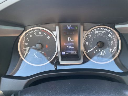 Certified 2021 Toyota Tacoma SR5 image 17