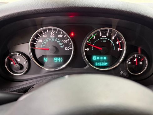 Used 2018 Jeep Wrangler Unlimited Rubicon w/ Dual Top Group AWD/4WD image 22