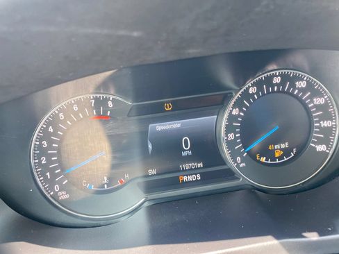 Used 2018 Ford Explorer Platinum AWD/4WD image 16