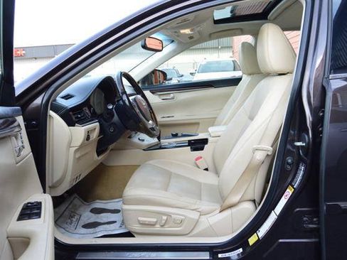 Used 2014 Lexus ES 350 w/ Premium Package FWD image 10