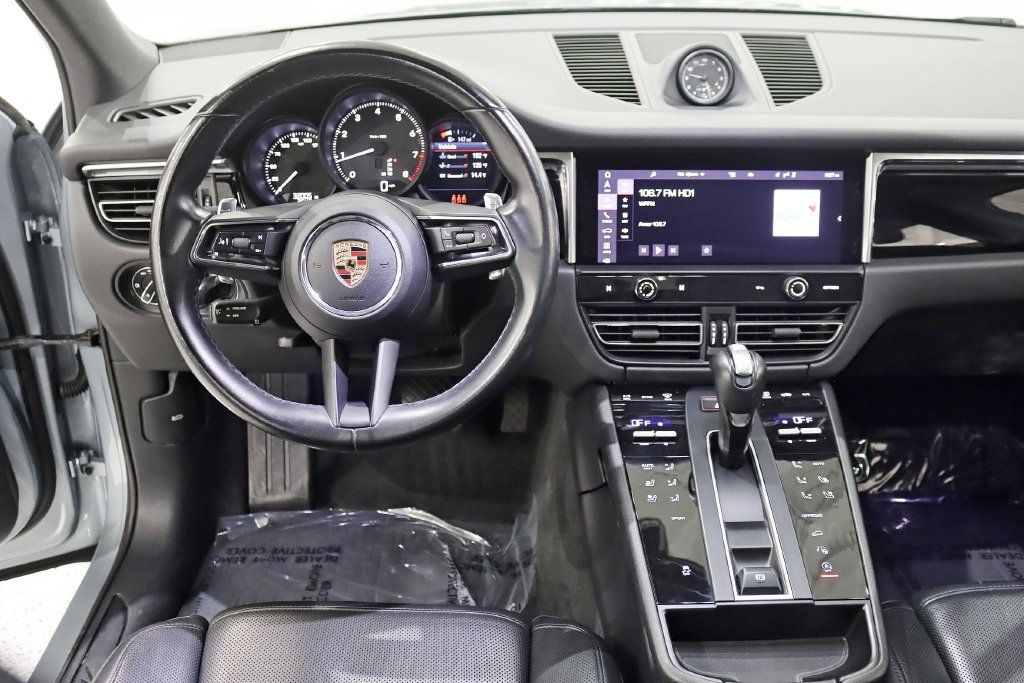 Used 2022 Porsche Macan AWD/4WD image 14