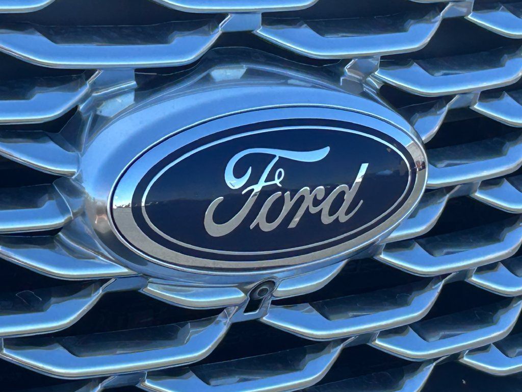 Used 2021 Ford Explorer Platinum w/ Equipment Group 601A AWD/4WD image 10