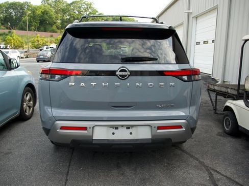 Used 2022 Nissan Pathfinder Platinum w/ Cargo Package FWD image 5
