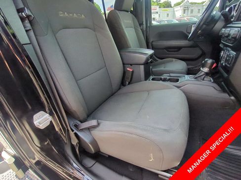 Certified 2019 Jeep Wrangler Unlimited Sahara AWD/4WD image 41