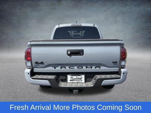 Used 2019 Toyota Tacoma TRD Off-Road AWD/4WD image 7