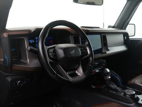 Used 2022 Ford Bronco Outer Banks image 17