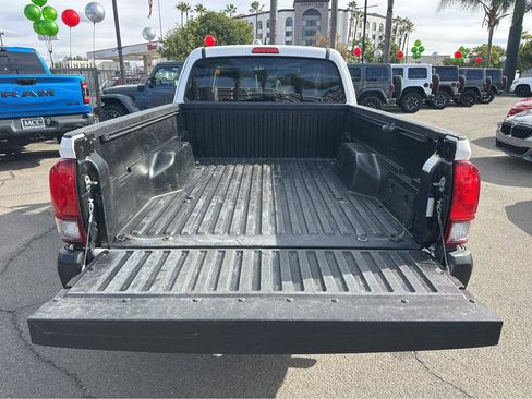 Used 2019 Toyota Tacoma SR image 35