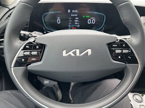 Certified 2026 Kia Niro FWD image 27