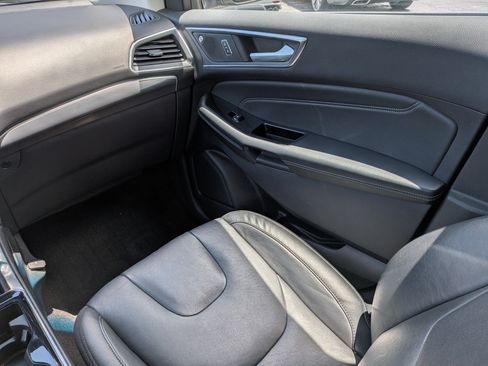 Used 2019 Ford Edge Titanium w/ Cold Weather Package AWD/4WD image 15