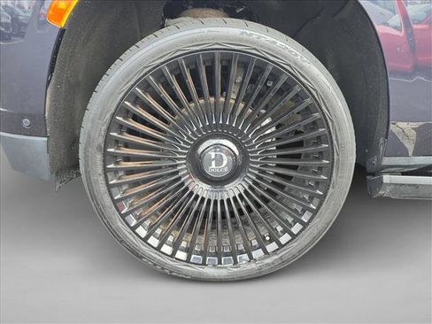 Used 2023 Chevrolet Tahoe Premier w/ Advanced Technology Package image 25