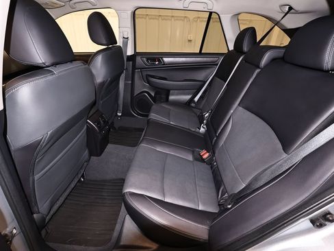 Used 2017 Subaru Outback 2.5i Limited AWD/4WD image 17