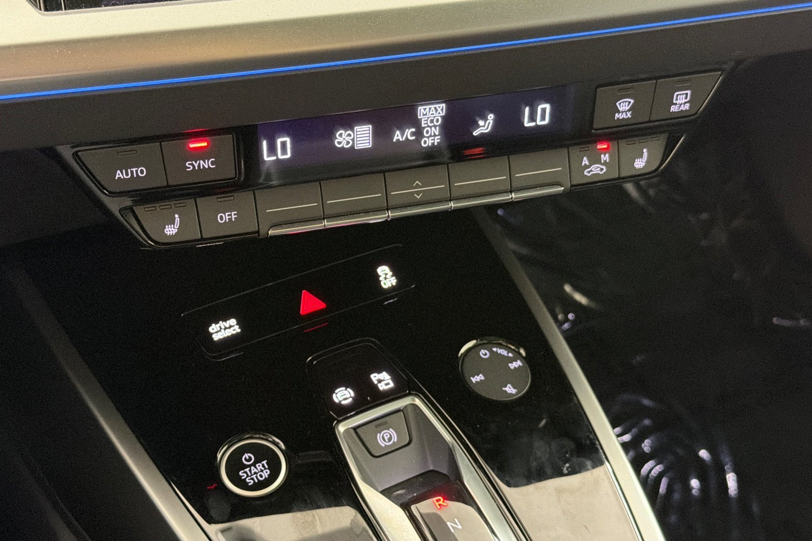 Certified 2024 Audi Q4 e-tron Premium Plus w/ Premium Plus AWD/4WD image 18