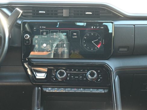 Used 2024 GMC Sierra 2500 AT4 w/ AT4 Premium Plus Package image 33