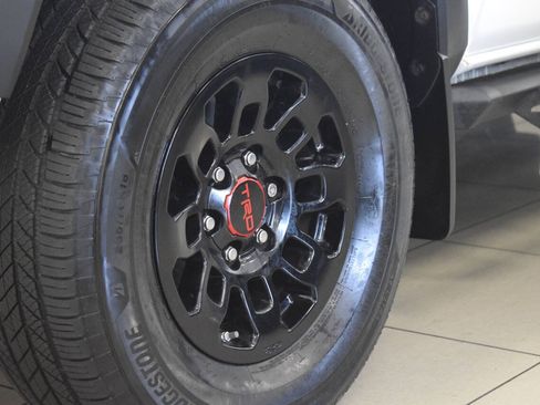 Used 2017 Toyota Tacoma TRD Pro AWD/4WD image 29