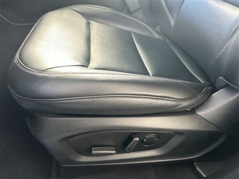 Used 2023 Ford Explorer XLT w/ Equipment Group 202A image 14