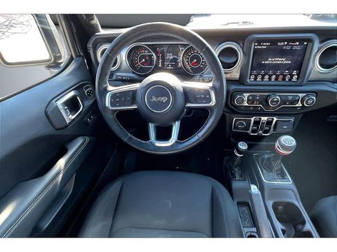 Used 2020 Jeep Wrangler Unlimited Sahara AWD/4WD image 8