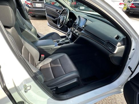 Used 2018 Honda Accord Sport image 19