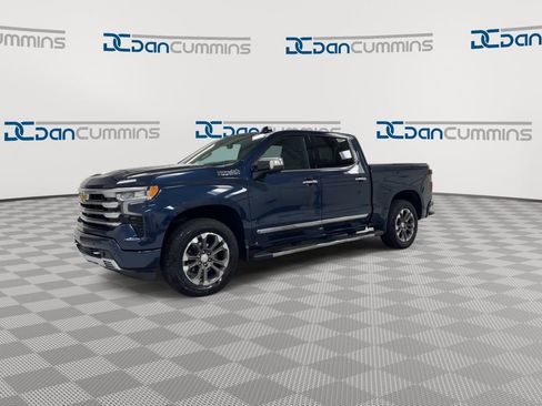 Used 2023 Chevrolet Silverado 1500 High Country w/ Z71 Off-Road Package AWD/4WD image 4