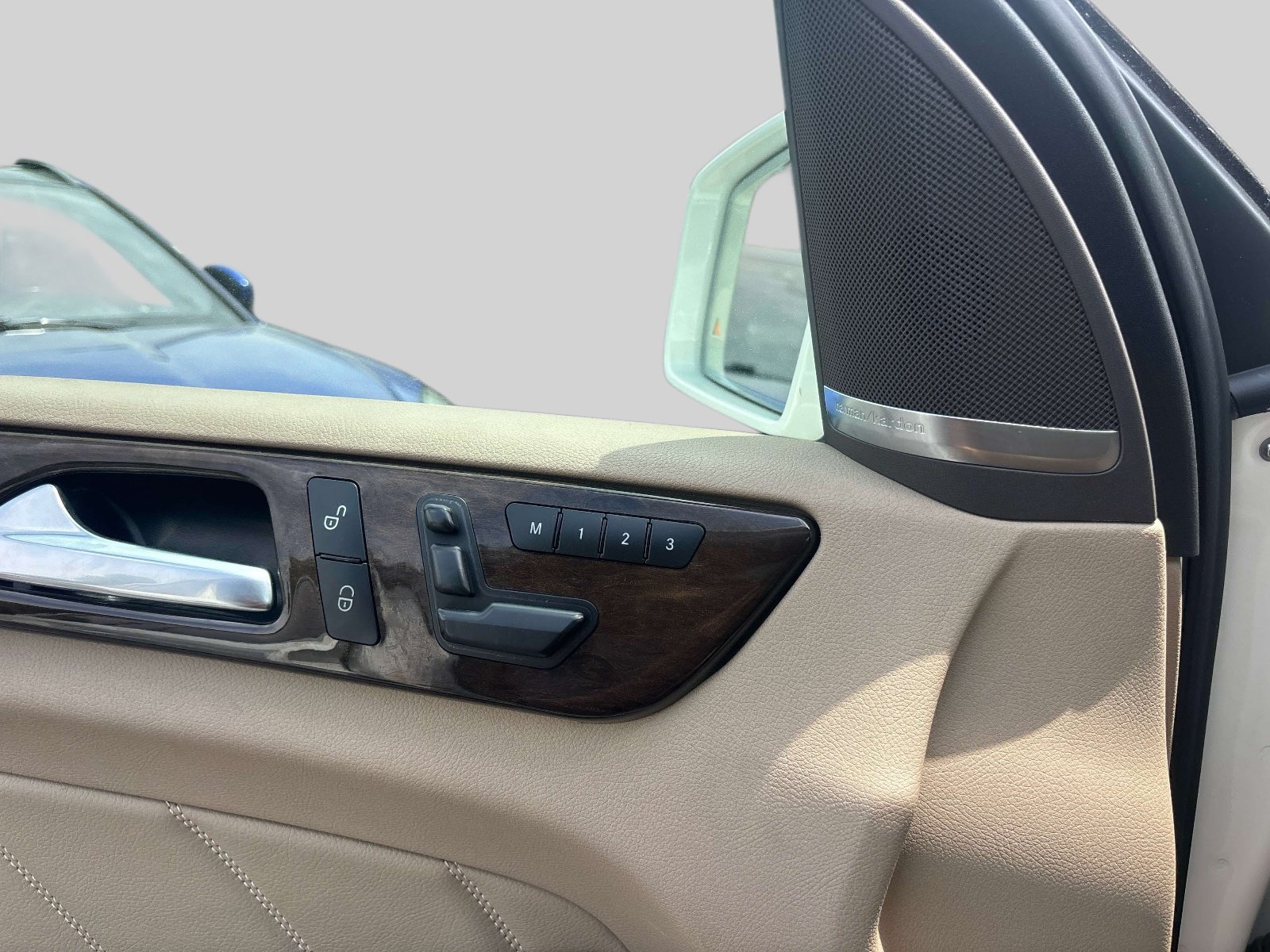 Used 2015 Mercedes-Benz GL 450 4MATIC image 19