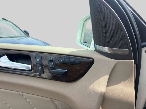 Used 2015 Mercedes-Benz GL 450 4MATIC image 19