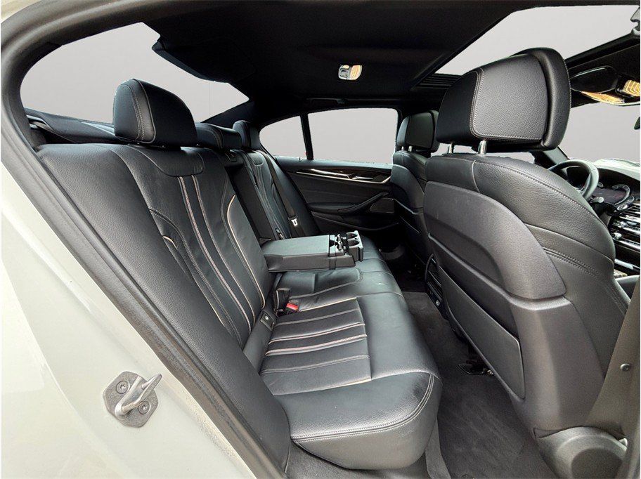 Used 2018 BMW 540i RWD image 44
