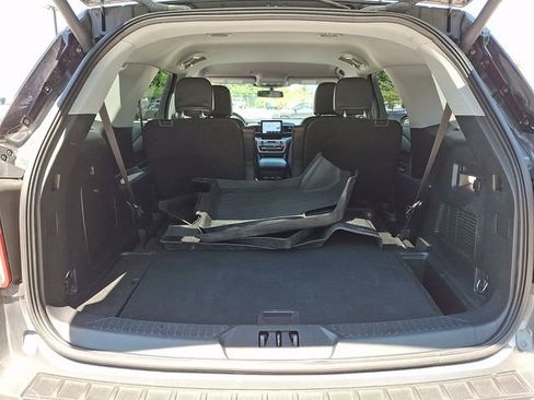 Used 2023 Ford Explorer XLT w/ Equipment Group 202A AWD/4WD image 30
