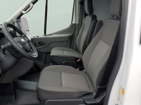 New 2026 Ford Transit 250 148 Medium Roof RWD image 20