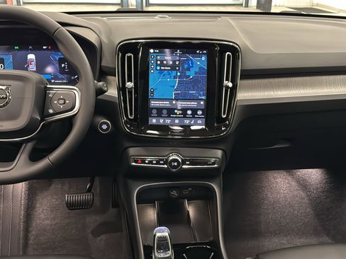 Used 2026 Volvo XC40 B5 Plus w/ Protection Package Premier image 11