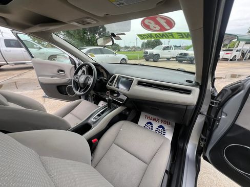 Used 2018 Honda HR-V EX image 24